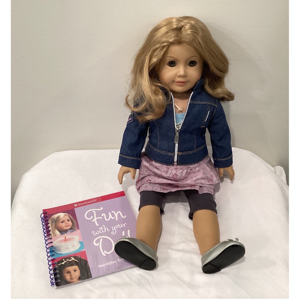 American Girl Truly Me Doll Light Brown Hair Green Eyes Denim Jacket and Book